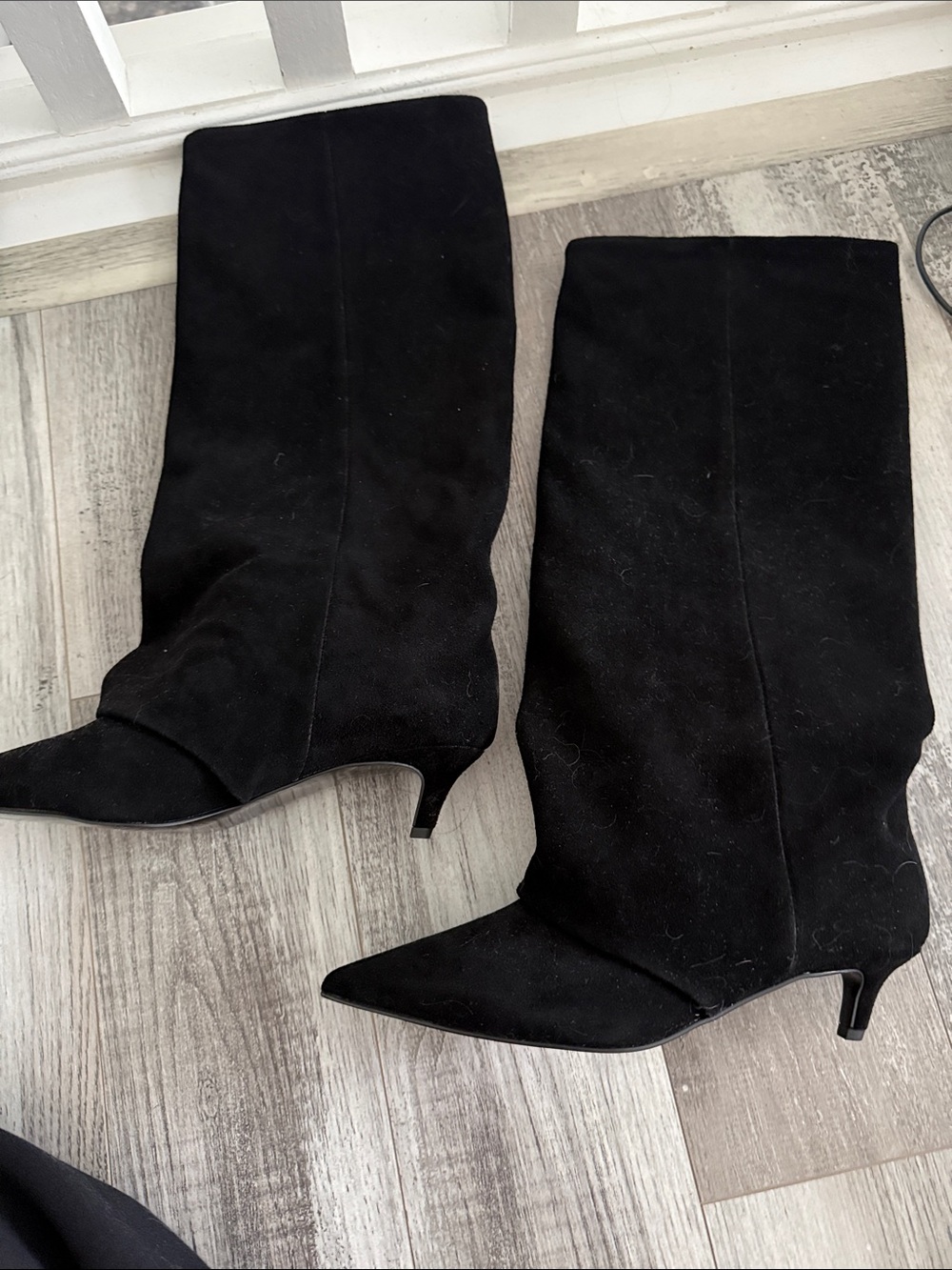 Black Suede Pointed-Toe Mid-Calf Kitten Heel Boots